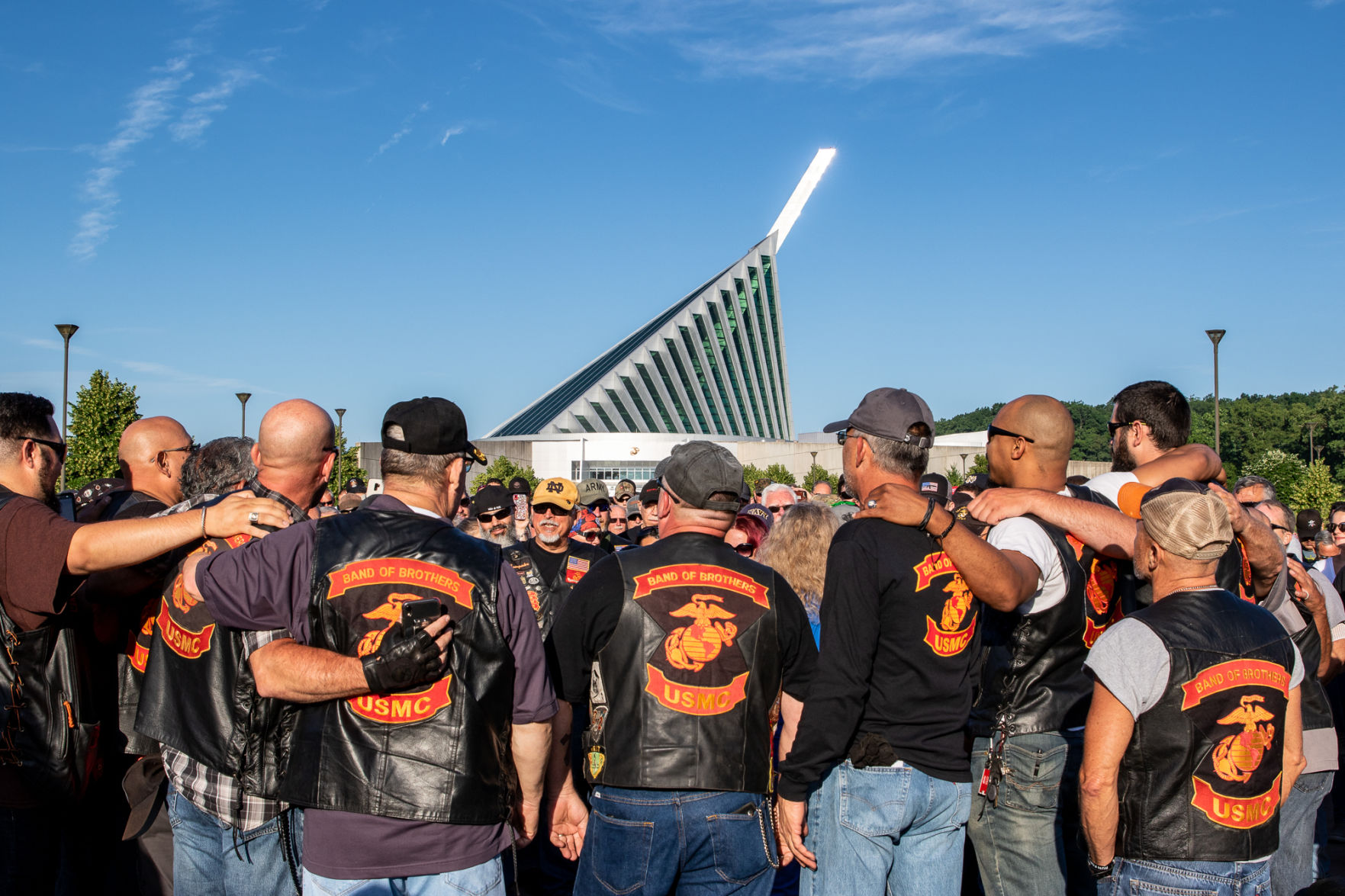 Rolling Thunder 2019 Band of Brothers singing